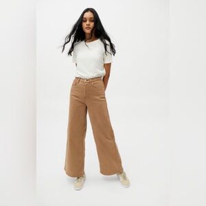 Tan Urban Outfitters BDG straight leg high-waisted jeans